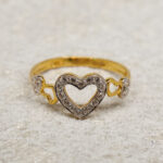 Yellow gold ring